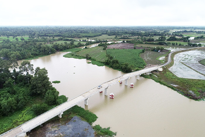 Building Kenh Vang bridge connecting Hai Duong, Bac Ninh provinces